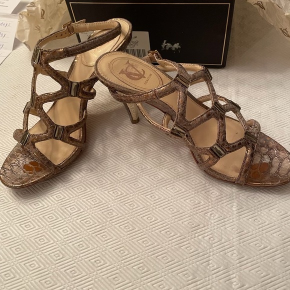 VC Signature Metallic Bronze Strappy Sandals - Picture 5 of 7